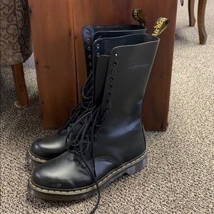 Dr Martens  like new ,